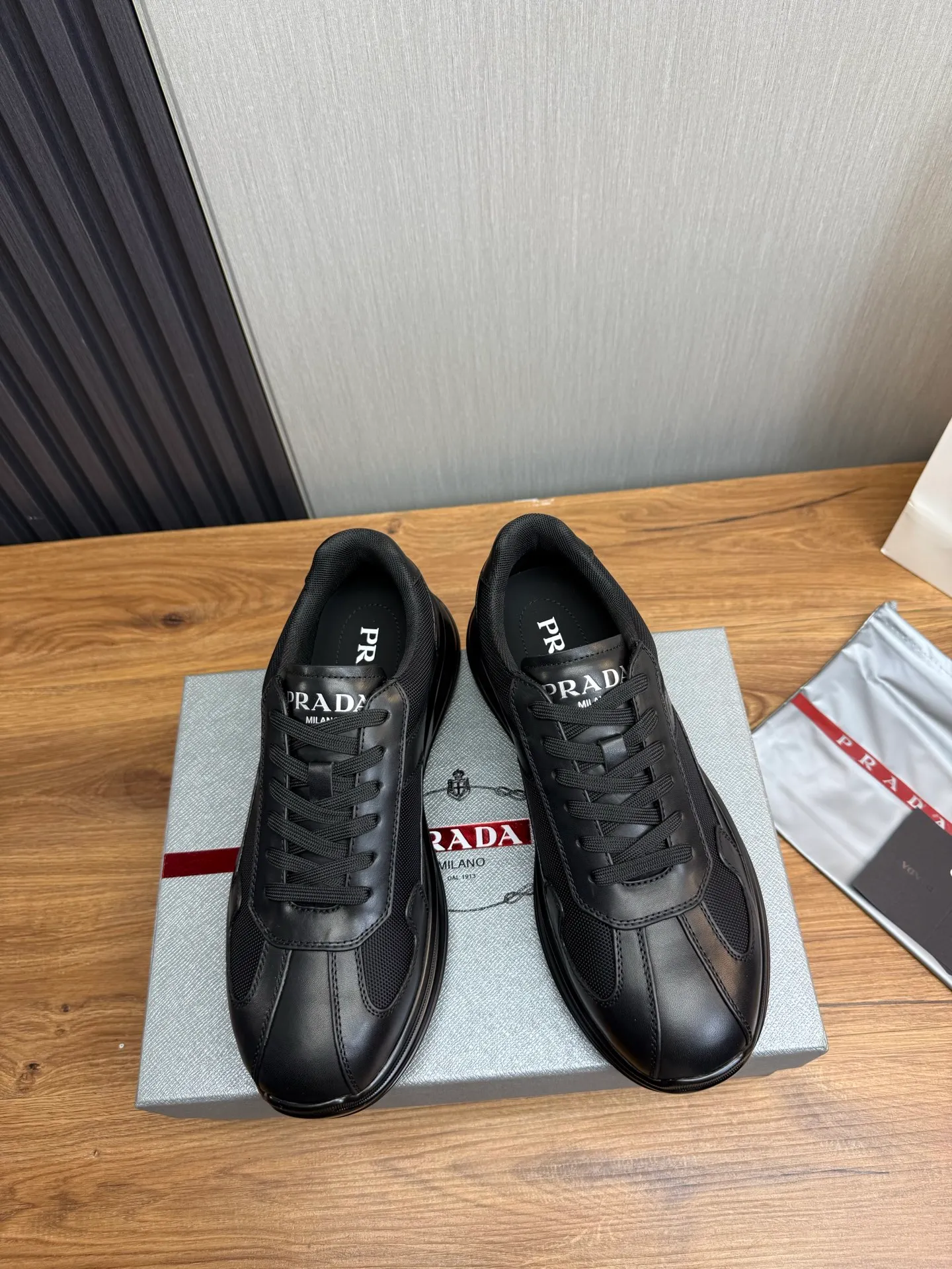 Men's shoes 💰600💰 [PRADA] Popular men's shoes shipped 👏Official website synchronized ⬆️Original cowhide fabric + cowhide lining, 1⃣️:1⃣️reproduction, original sole, 38-45 (45. Customized, non-refundable)